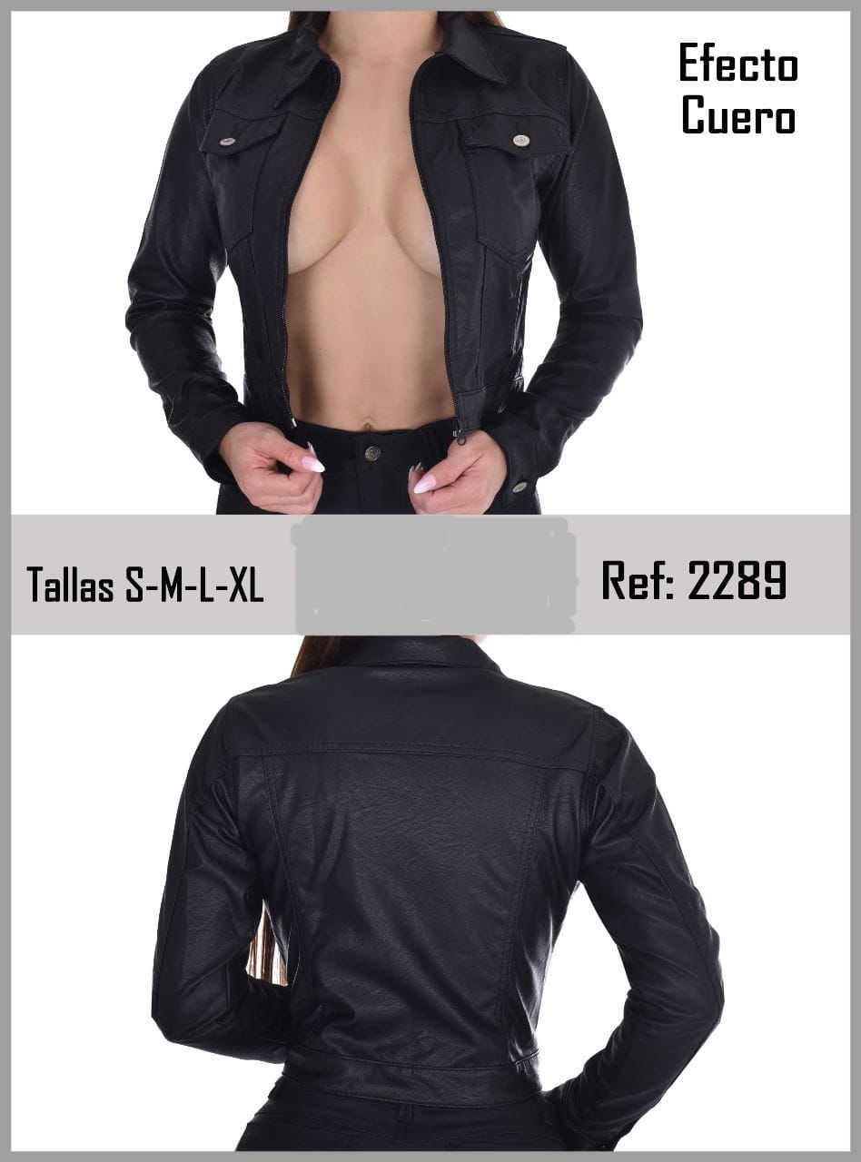 Explora la libertad de movimiento con nuestra chaqueta tipo cuero, diseñada en tallas M y XL. Los dos bolsillos delanteros con tapita aportan un toque clásico, mientras que el material suave se ajusta fácilmente al cuerpo, ofreciendo comodidad y estilo sin restricciones. Esta chaqueta es la opción perfecta para quienes buscan un look elegante y flexible en cada ocasión.